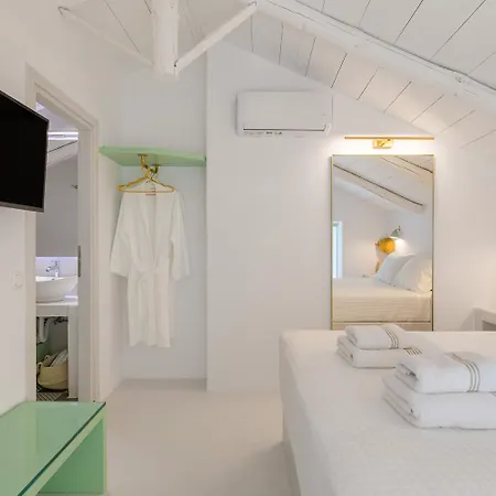 Demilia Luxury Semesterbostad Batsi